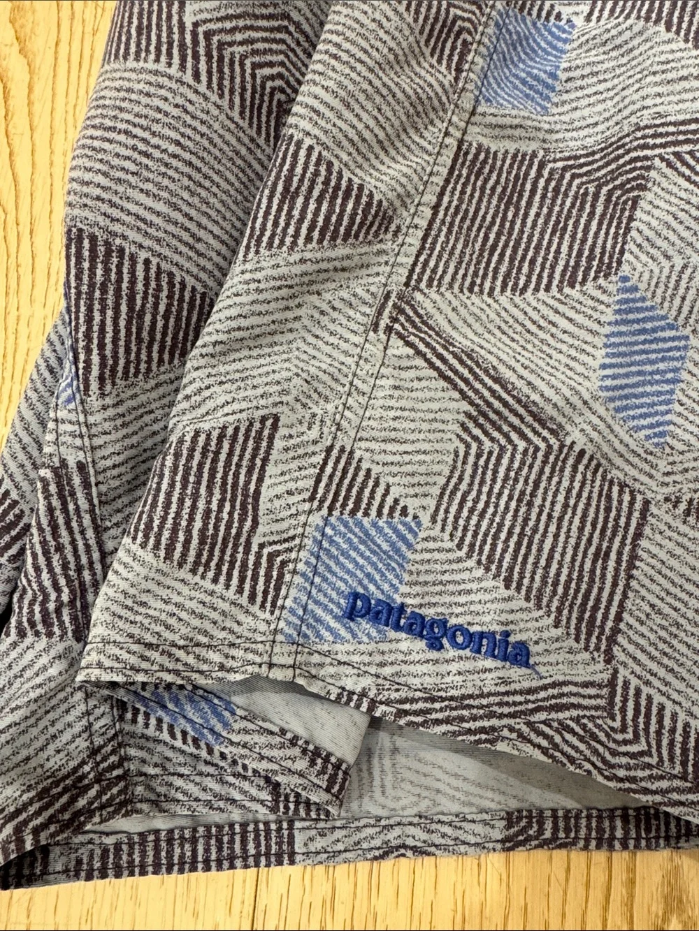 Patagonia Men’s Blue & Gray Geometric Swim Trunks 34 waist